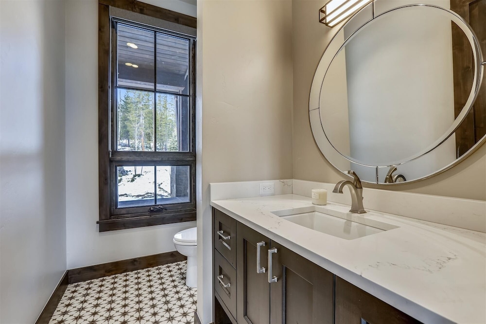 Barton Creek Vista 6 Bedroom Home