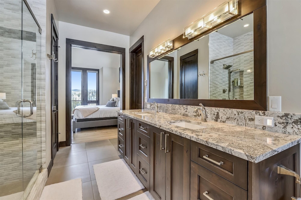 Barton Creek Vista 6 Bedroom Home