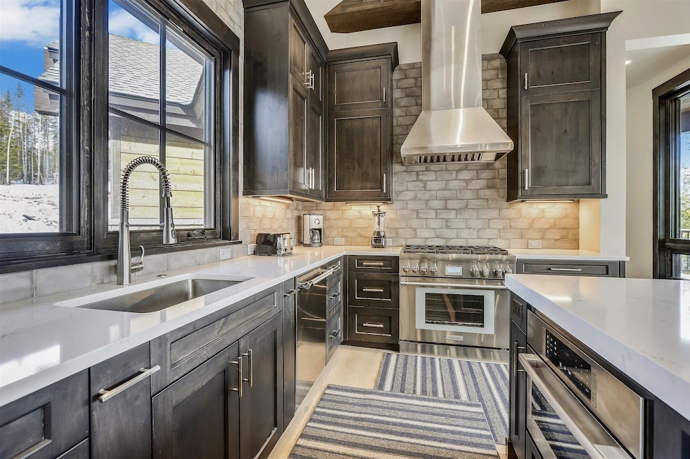 Barton Creek Vista 6 Bedroom Home