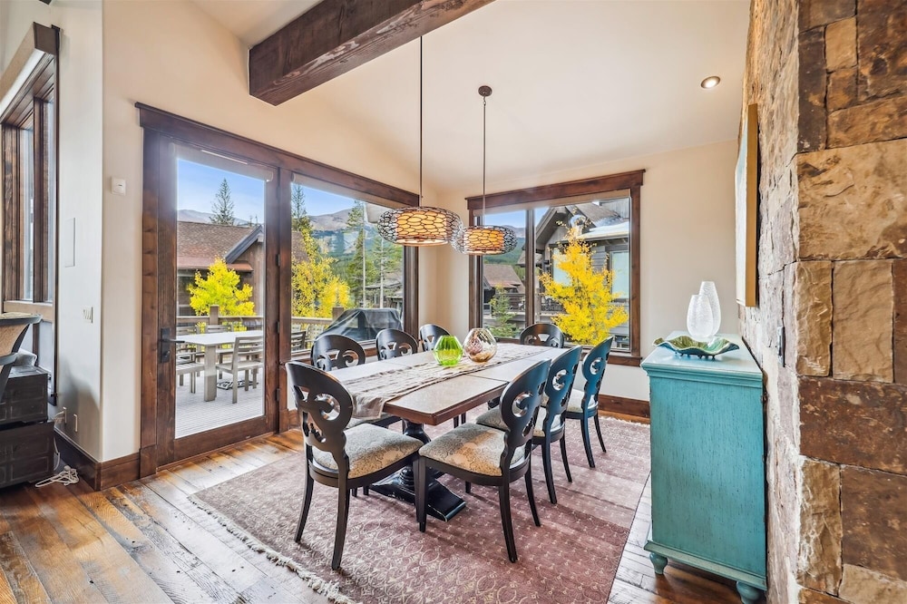 Highwoods At Shock Hill 4 Bedroom Townhouse by RedAwning