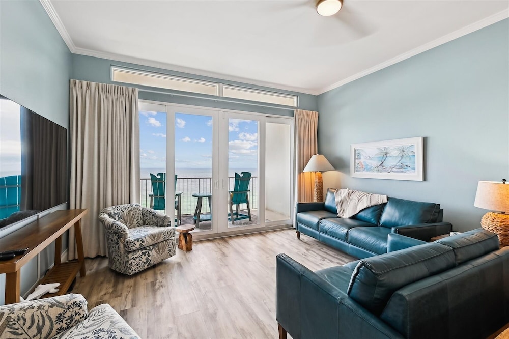 Laketown Wharf 2123 3 Bedroom Condo