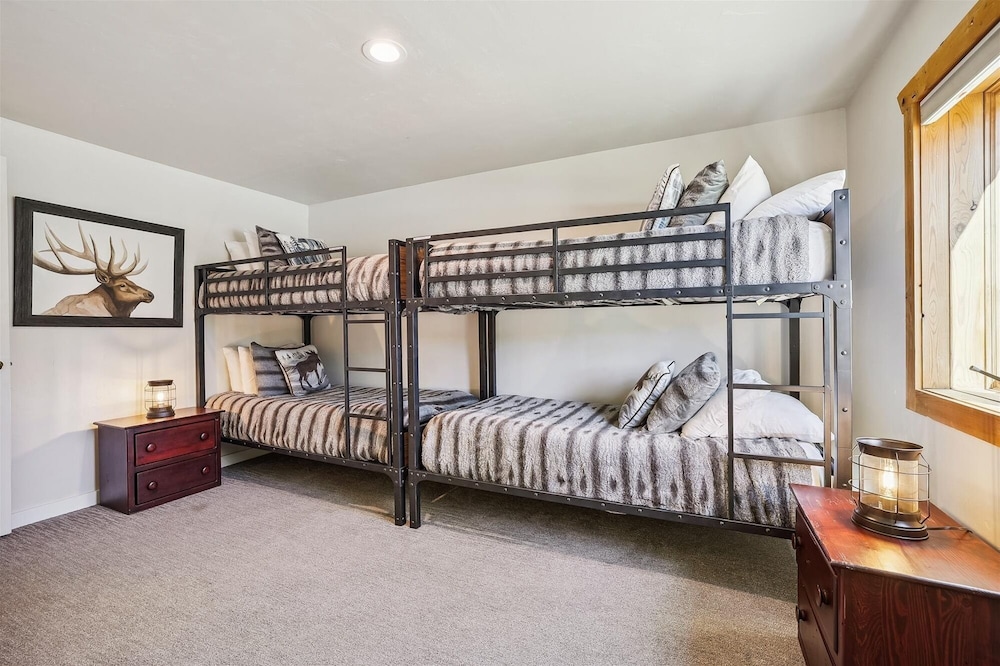 American Way Chalet 5 Bedroom Home