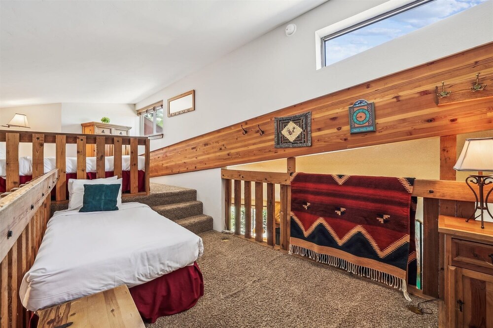 Pine Ridge 11e 2 Bedroom Condo