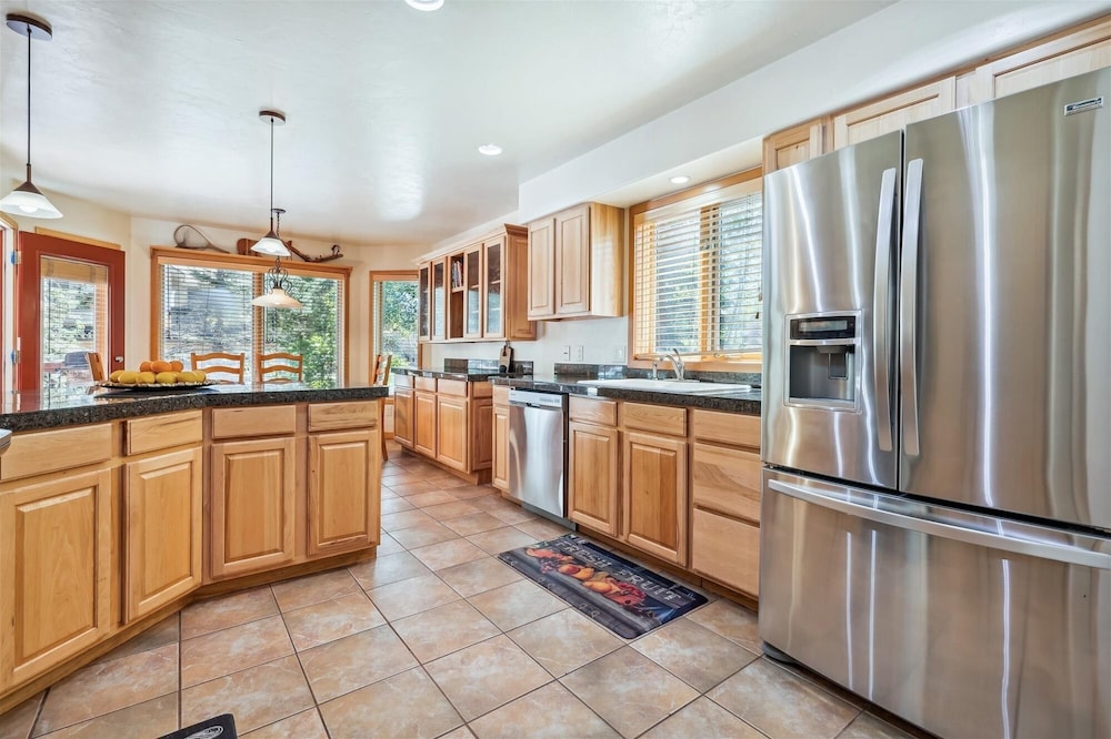 Legend Lake Lookout 4 Bedroom Home