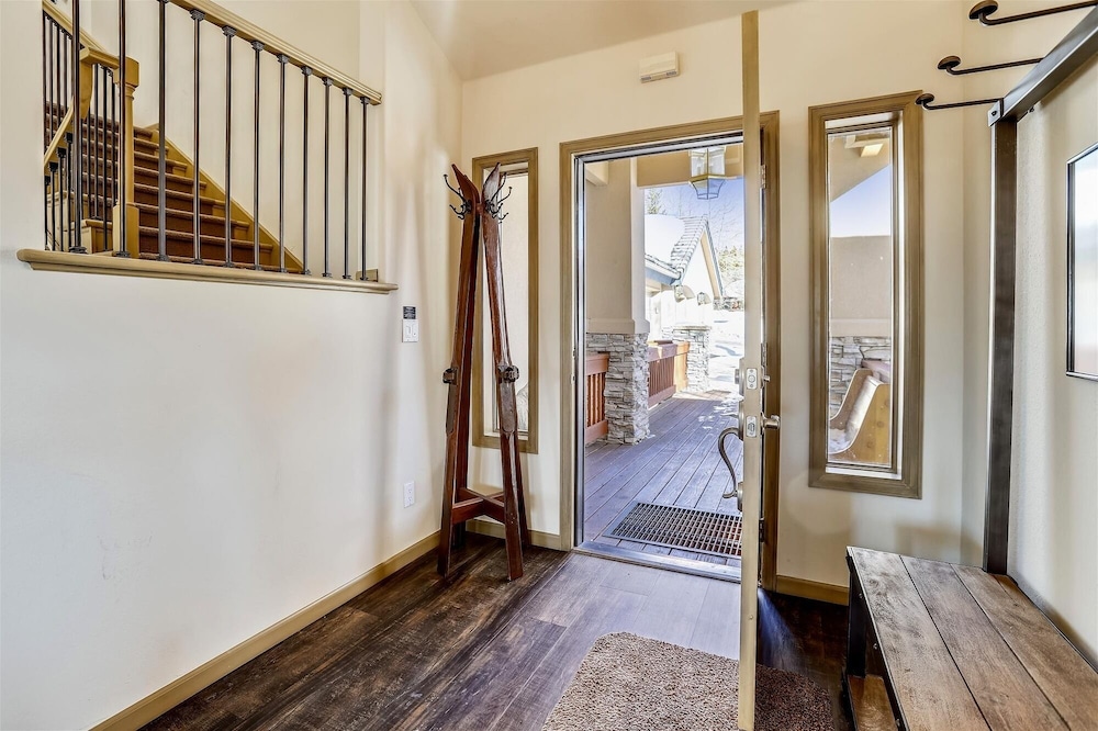 Charter Ridge 10 4 Bedroom Townhouse by RedAwning