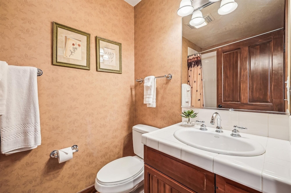 Main Street Station 3305 3 Bedroom Condo