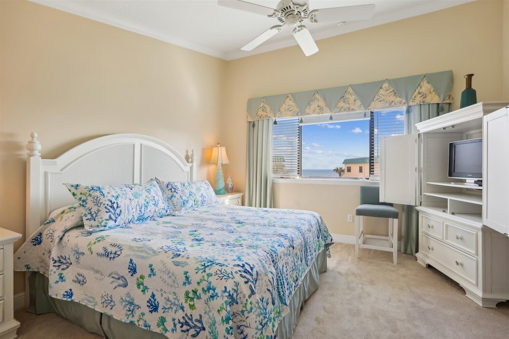 Oceanfront Splendor: Luxe Sea Haven Condo Near St. Augustine