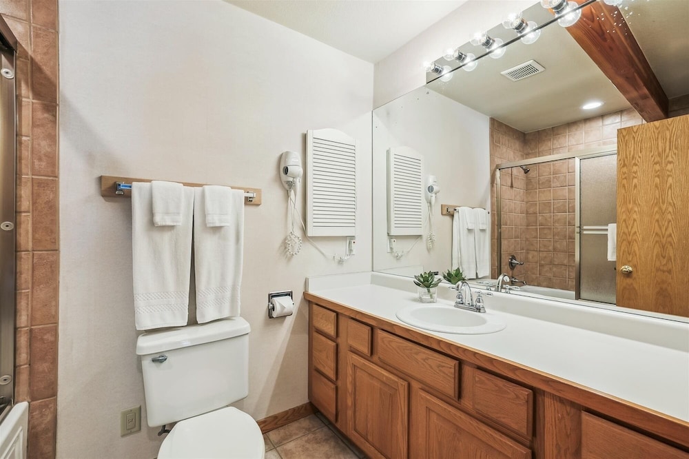 Cedars 24 3 Bedroom Duplex