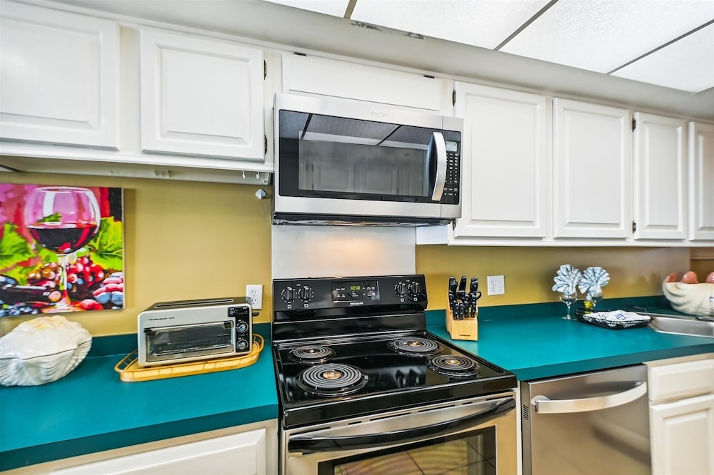 Inlet Reef 503 2 Bedroom Condo by RedAwning