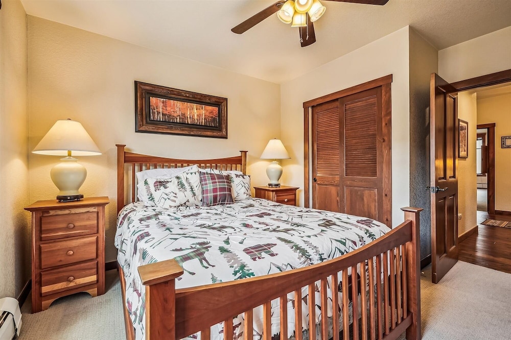 Main Street Station 3305 3 Bedroom Condo
