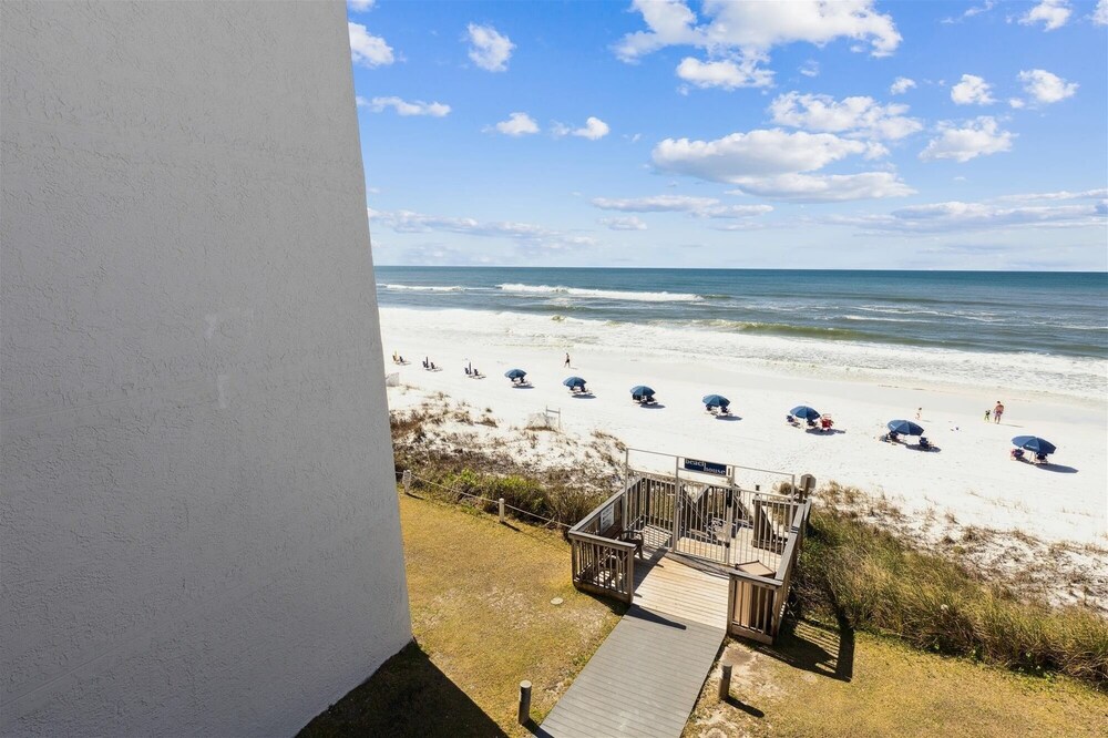 Beach House 305b 1 Bedroom Condo by RedAwning, photo 28