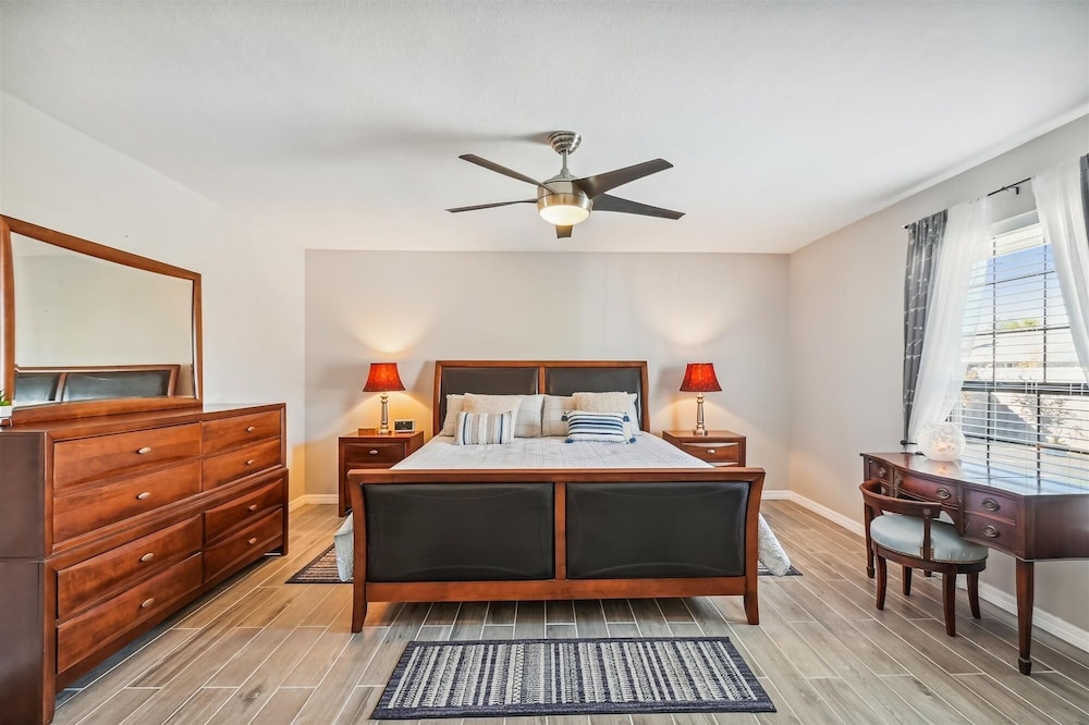 201 Cottontail Ln - Cottontail Cove 4 Bedroom Home by RedAwning view 5