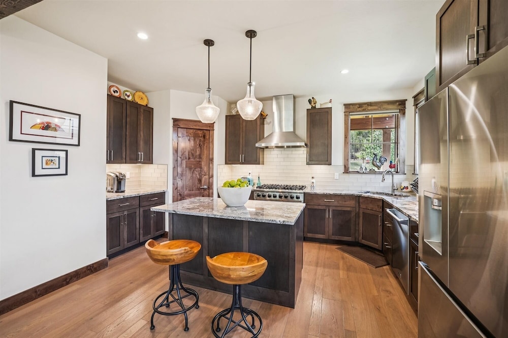 Breck Mountain Getaway 4 Bedroom Home