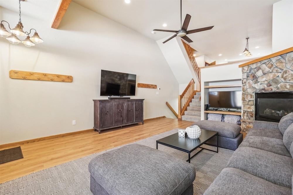 Cedars 24 3 Bedroom Duplex