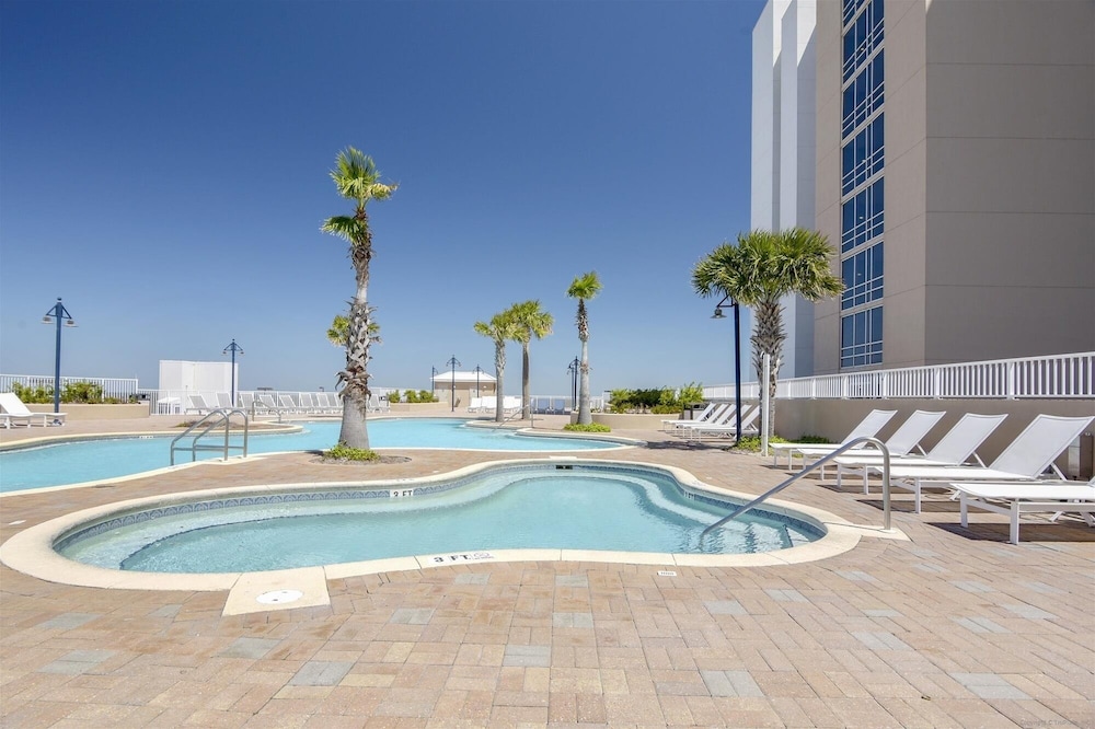 Laketown Wharf 338 3 Bedroom Condo