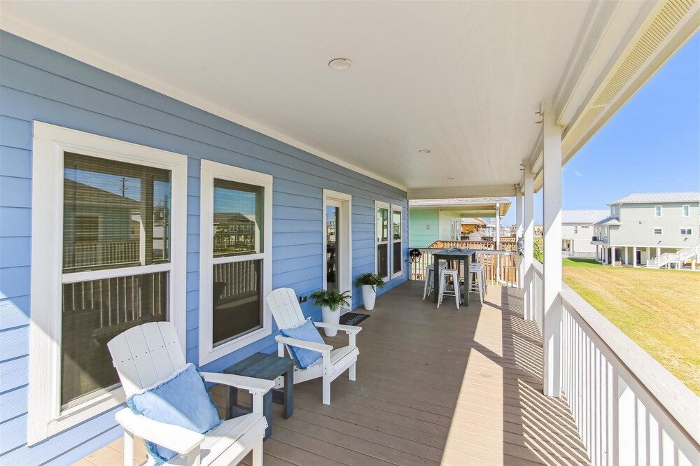 Blue Skies & Salty Vibes view 5