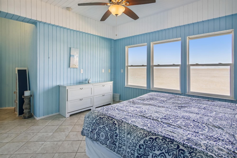 Bayfront Retreat view 5