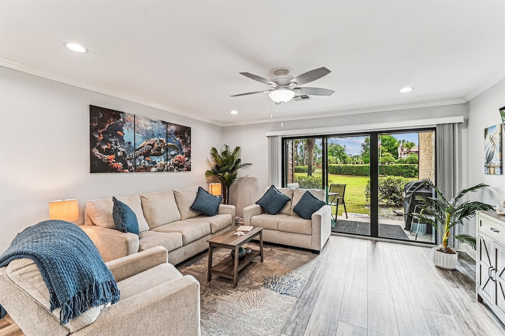 Beachwalk 18d 2 Bedroom Townhouse
