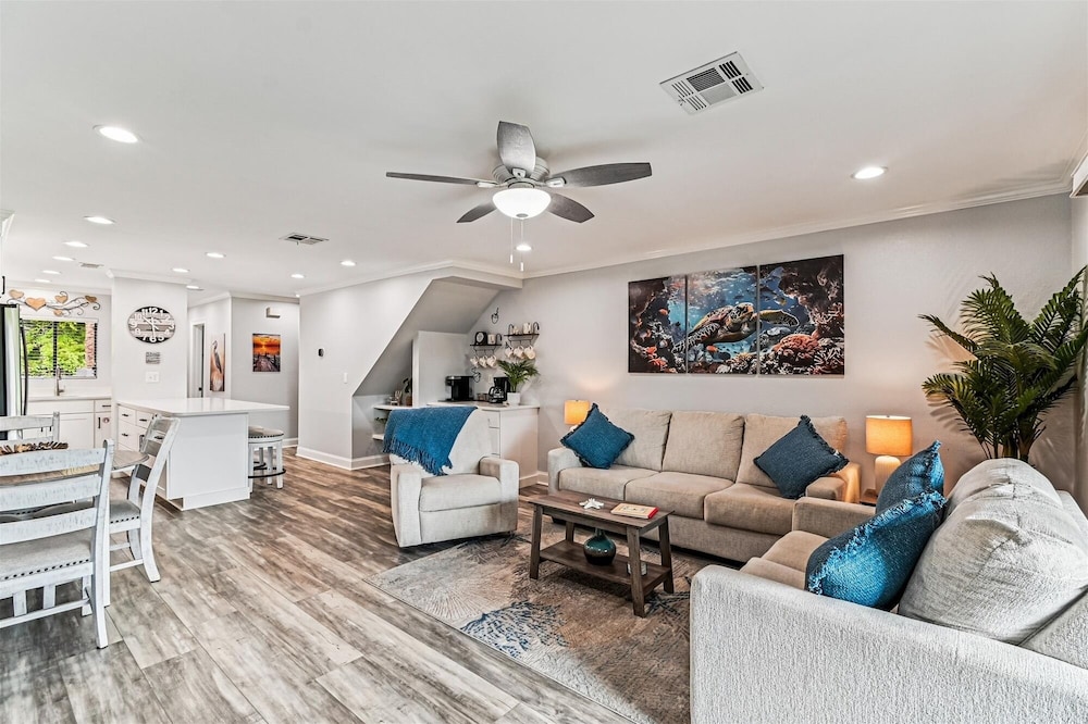 Beachwalk 18d 2 Bedroom Townhouse
