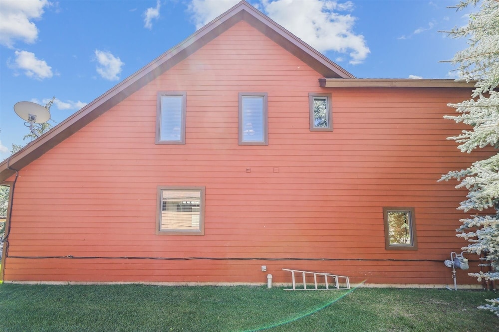 Legend Lake Lookout 4 Bedroom Home