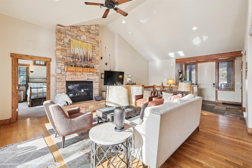 The Beaver Lodge At Breckenridge 4 Bedroom Home