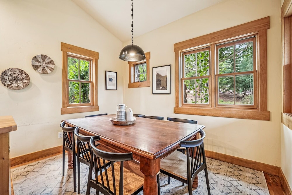 Little Bear Lodge 4 Bedroom Home