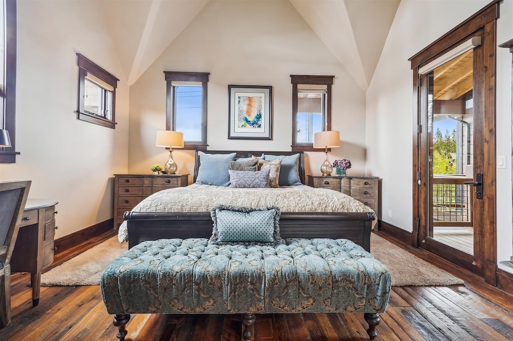 Highwoods At Shock Hill 4 Bedroom Townhouse by RedAwning