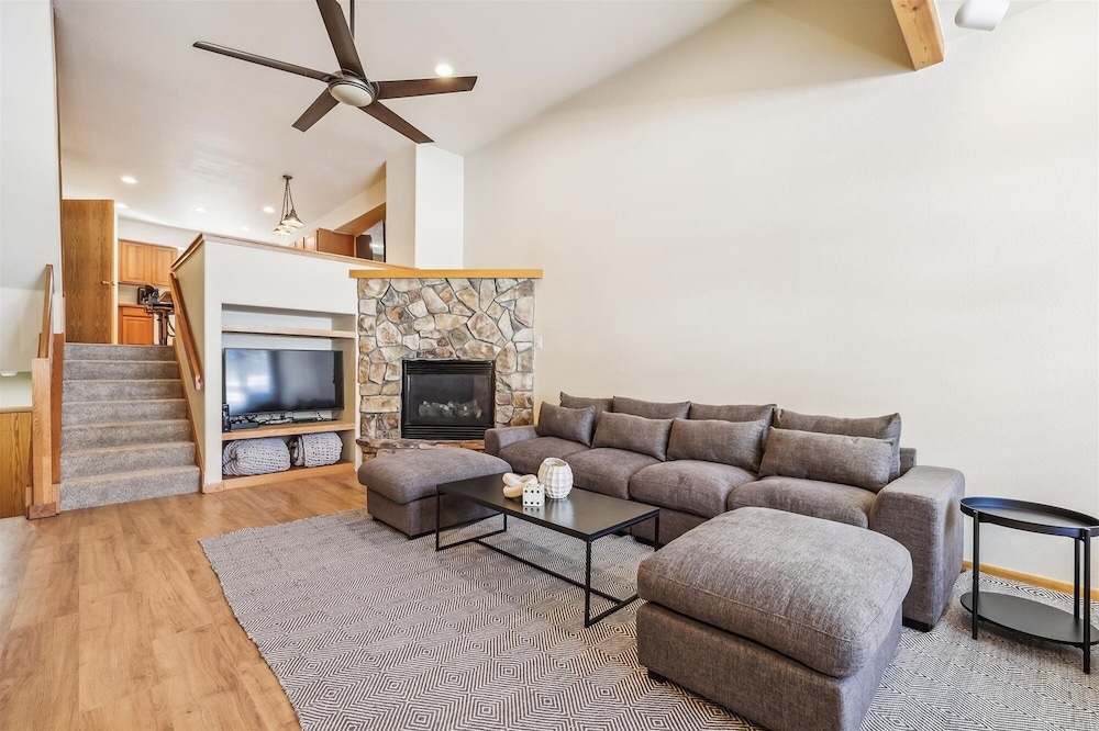 Cedars 24 3 Bedroom Duplex