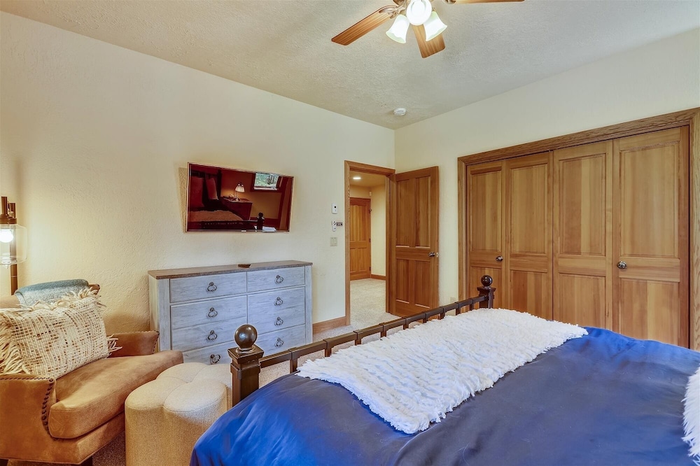 Evergreen Lodge