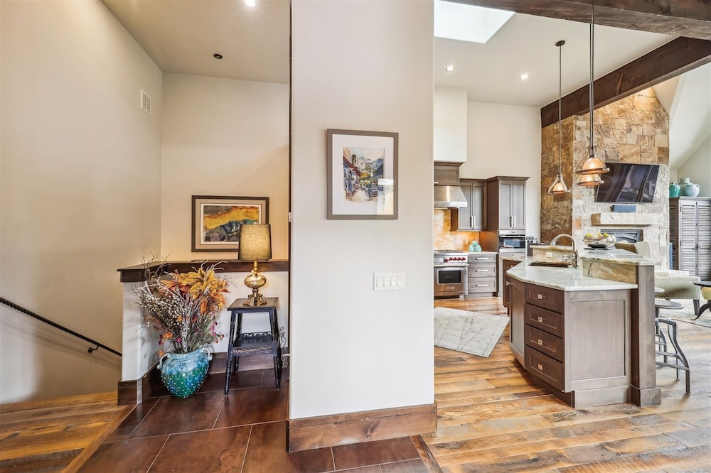 Highwoods At Shock Hill 4 Bedroom Townhouse by RedAwning