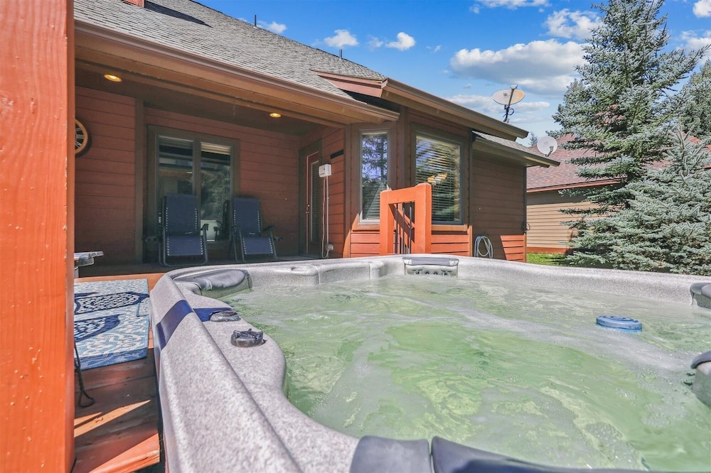 Legend Lake Lookout 4 Bedroom Home