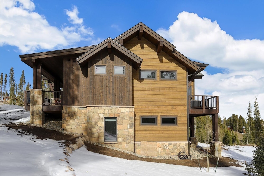 Barton Creek Vista 6 Bedroom Home