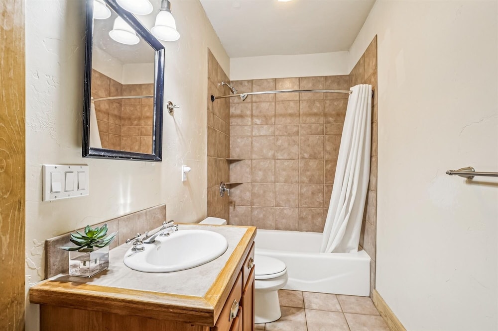 Little Bear Lodge 4 Bedroom Home