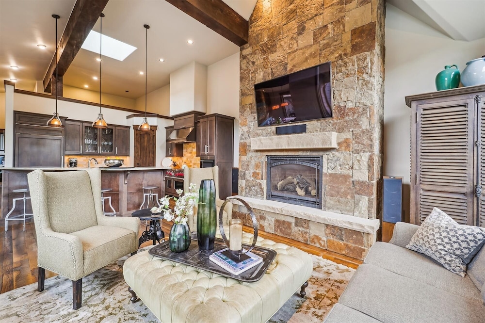 Highwoods At Shock Hill 4 Bedroom Townhouse by RedAwning