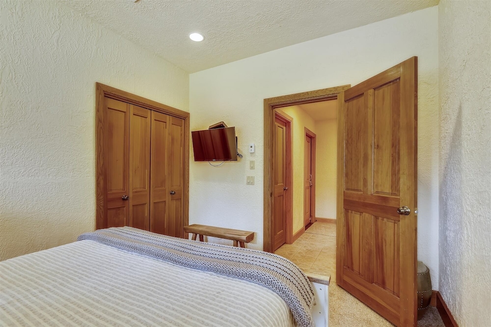 Evergreen Lodge