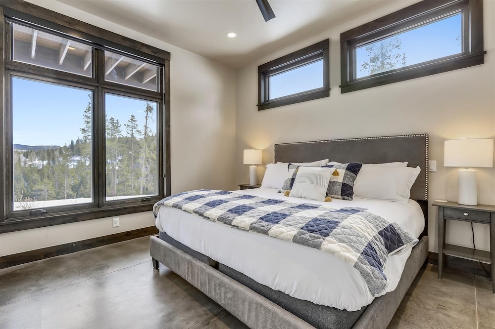 Barton Creek Vista 6 Bedroom Home