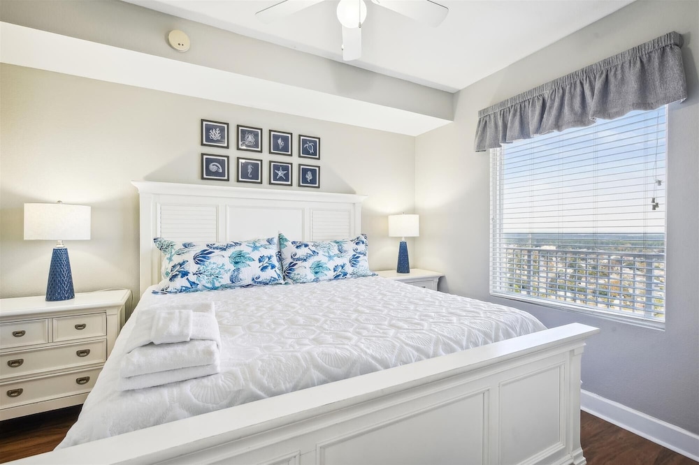 Tidewater by Book That Condo