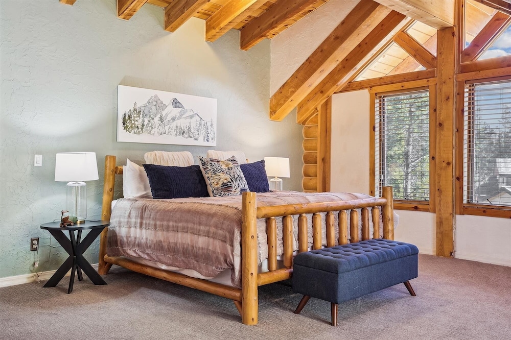 American Way Chalet 5 Bedroom Home