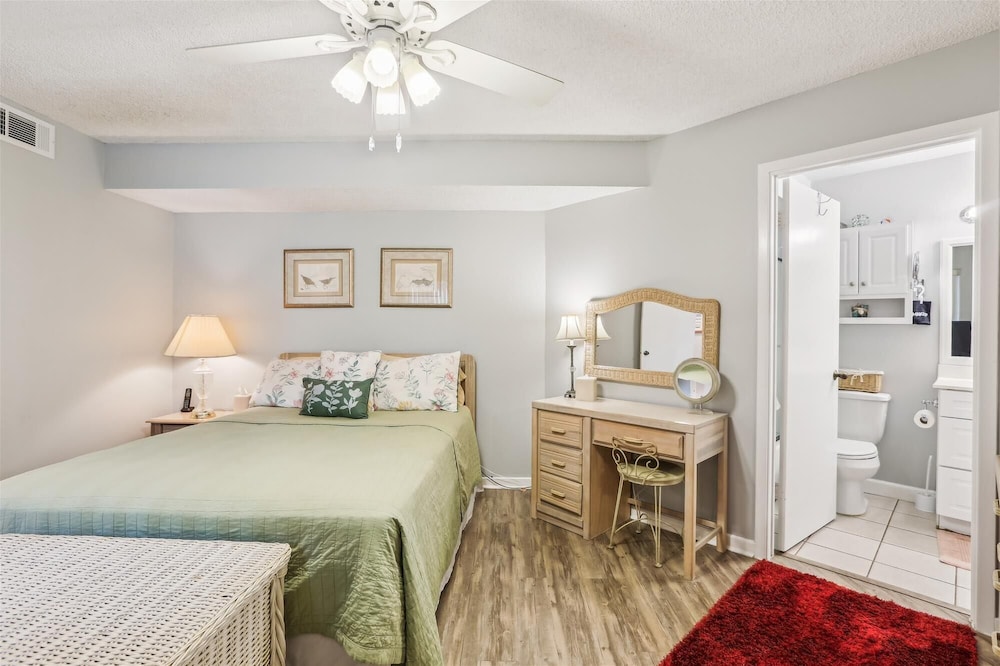 Hibiscus H104: Cozy Island Retreat With Comfort & Charm