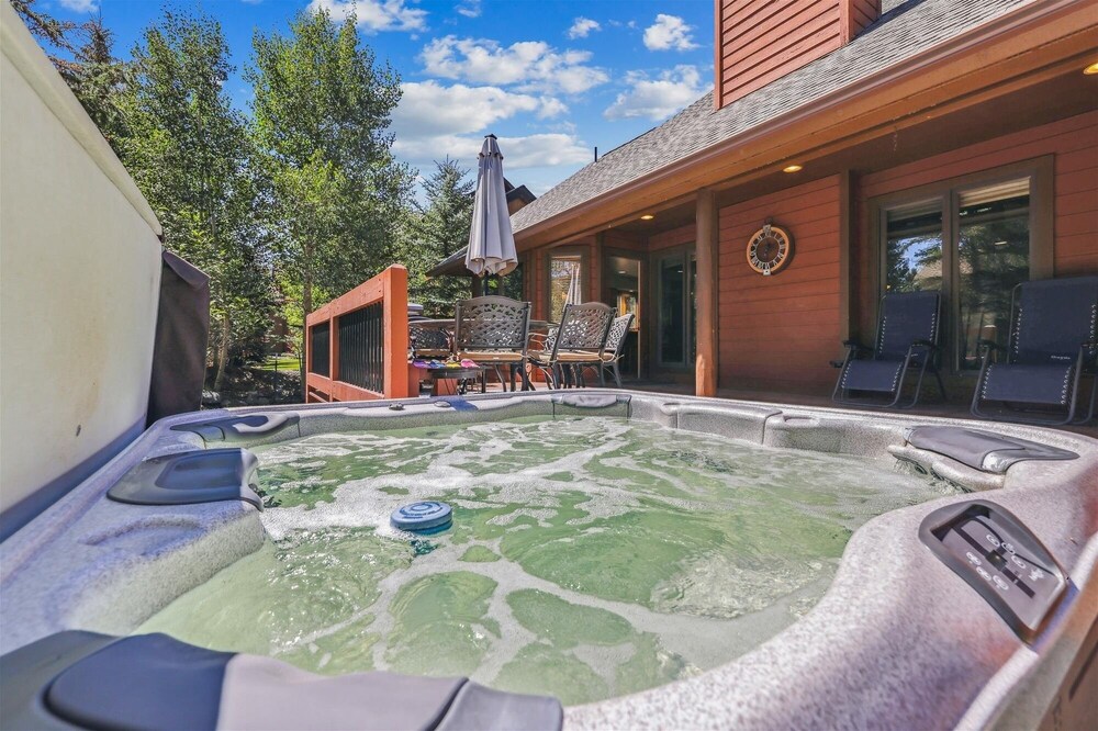 Legend Lake Lookout 4 Bedroom Home
