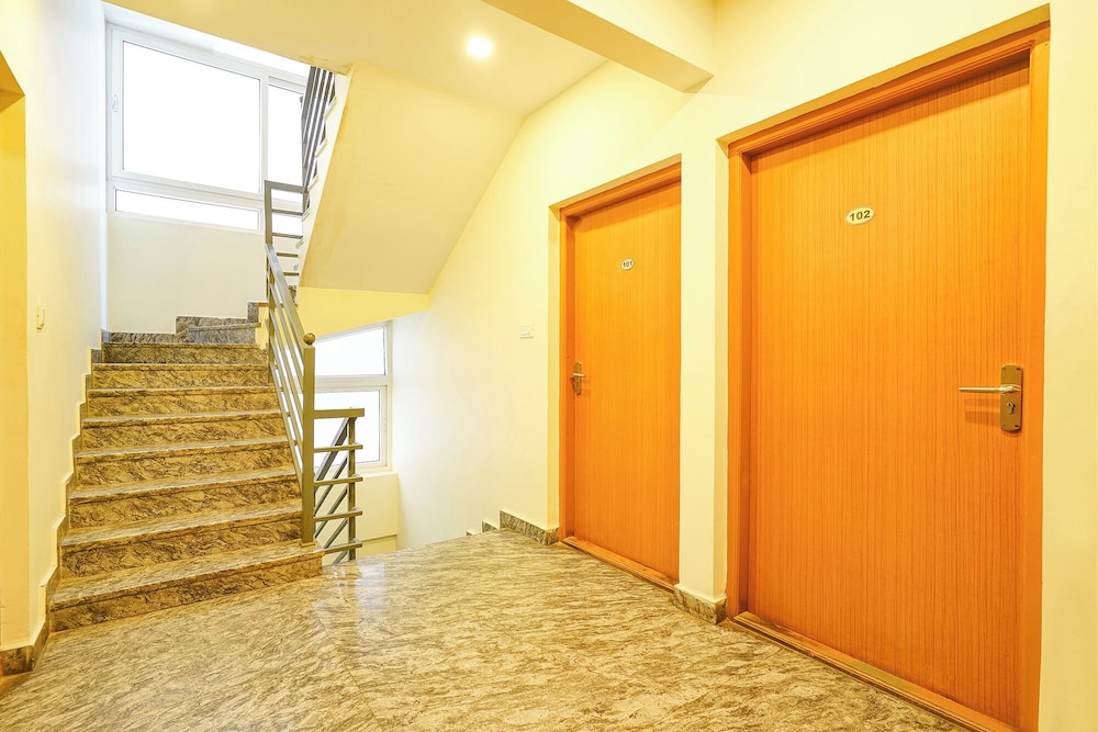 FabHotel Royal Wood Premier - Near Karnataka Golf Association, Domlur