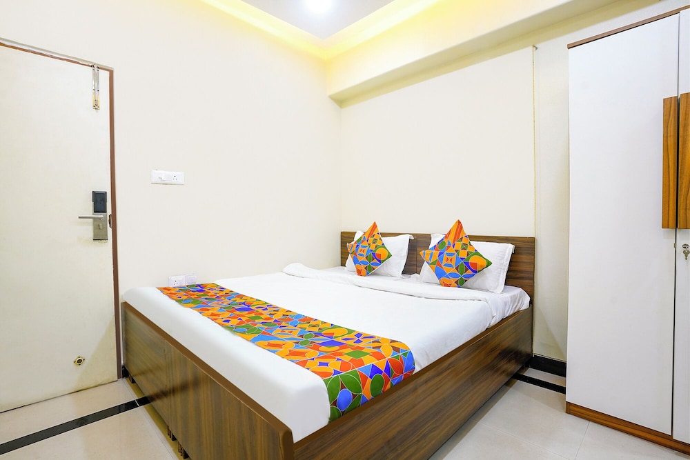 Fabhotel Sheen Residences