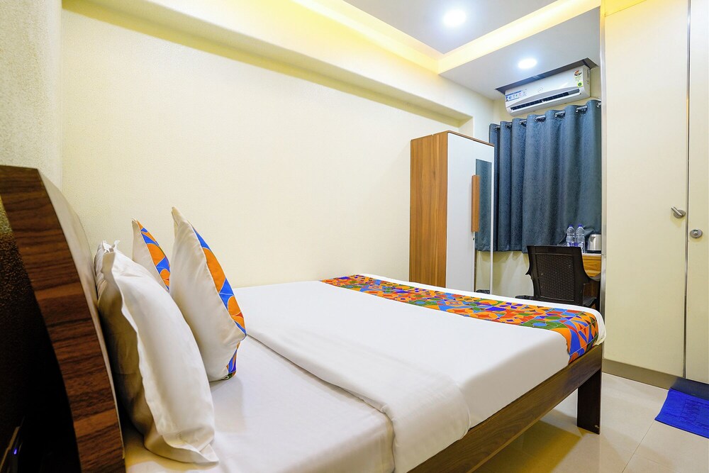 Fabhotel Sheen Residences