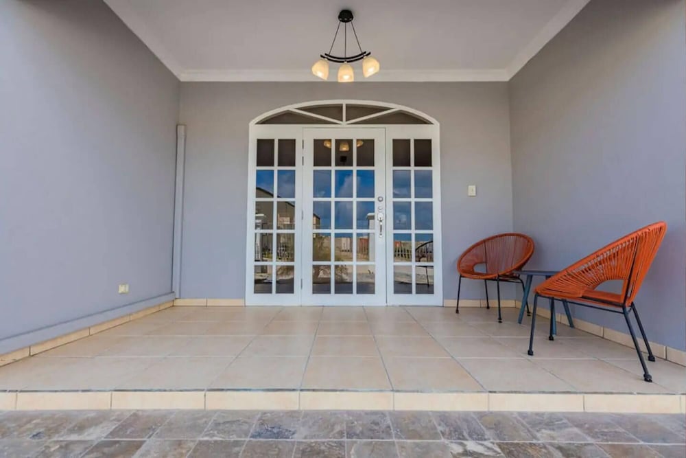 Remodeled 6BR - Privatepool Gameroom Close2beach