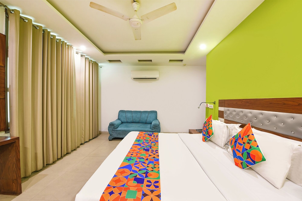 Fabhotel The Kings Plaza