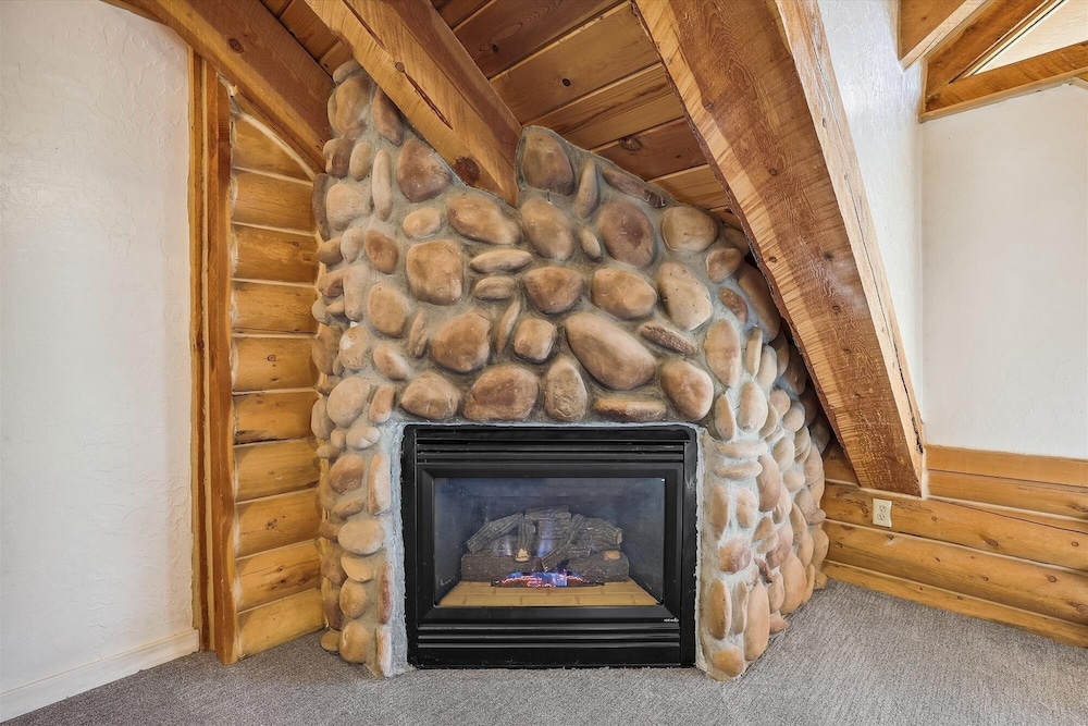 American Way Chalet 5 Bedroom Home