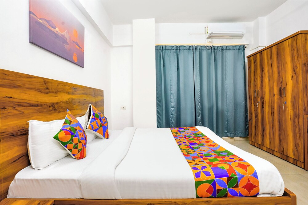 Fabhotel Wellax 24 Service Apartments