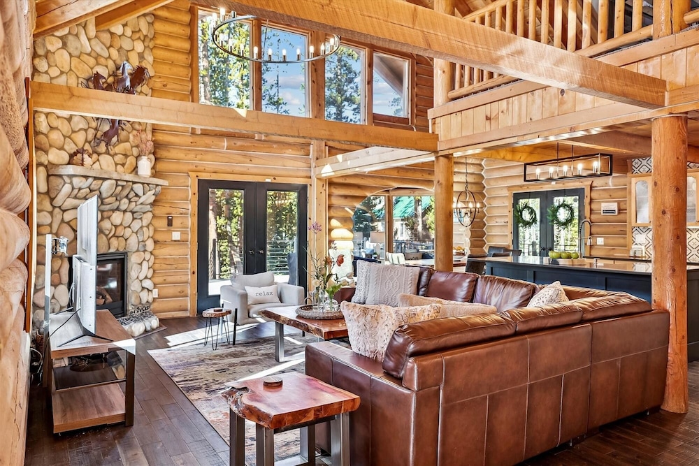 American Way Chalet 5 Bedroom Home