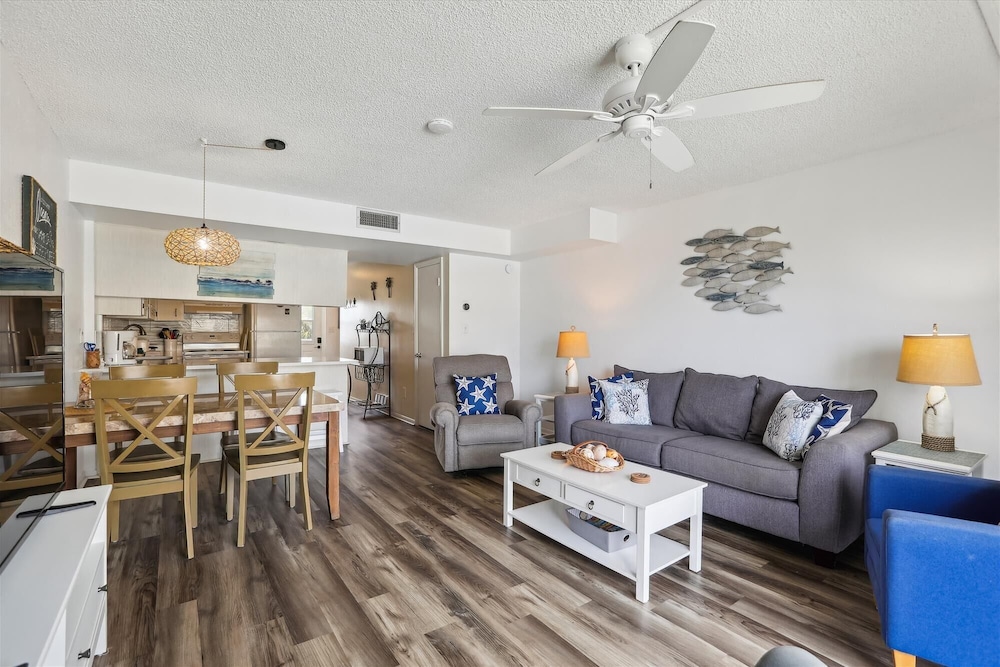 Beachfront Epic Ocean Views Sleeps 6 New Rental