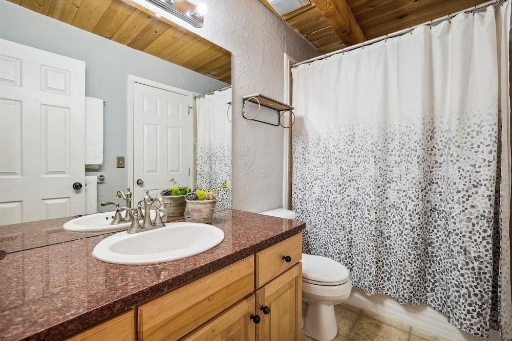American Way Chalet 5 Bedroom Home